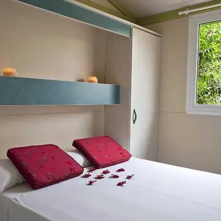 Escullos Hotel *